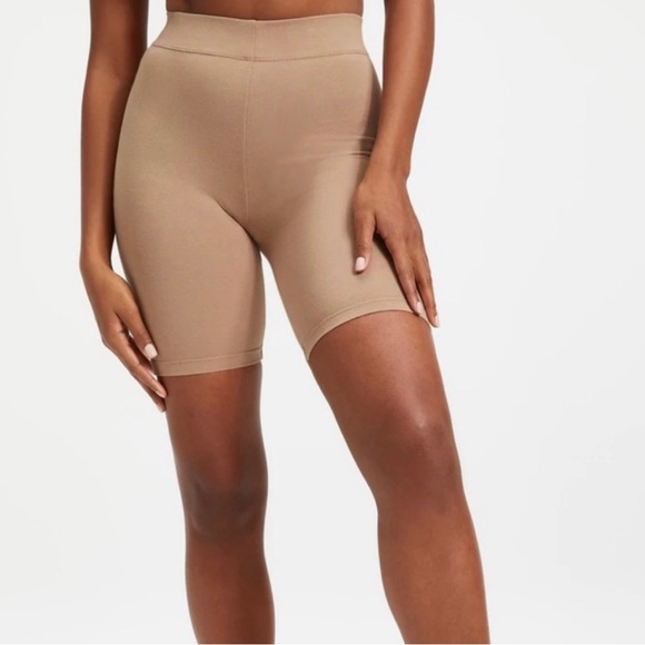 Good American Nude Biker Shorts - Picture 1 of 6